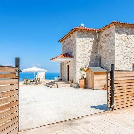 Koroni Sleeps 5 Pool Air Con Wifi Villa Orthoniaí