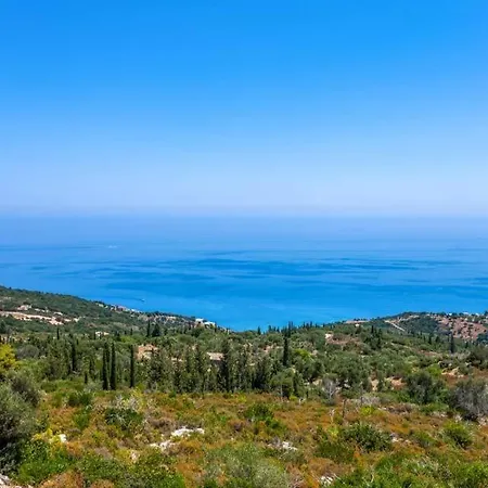 Koroni Sleeps 5 Pool Air Con Wifi *