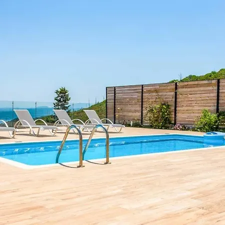 Villa Koroni Sleeps 5 Pool Air Con Wifi Orthoniaí