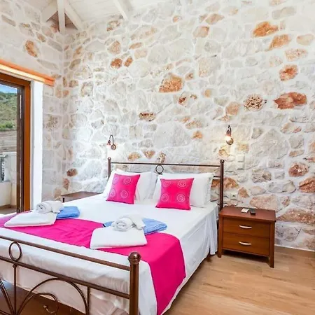 Koroni Sleeps 5 Pool Air Con Wifi Villa