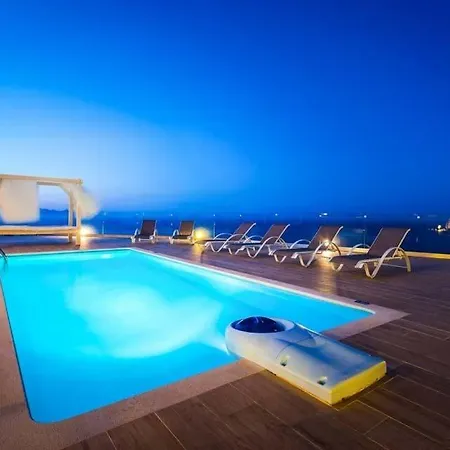 Koroni Sleeps 5 Pool Air Con Wifi